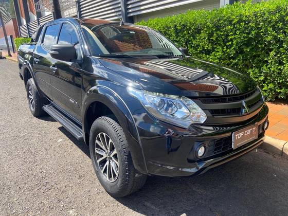 MITSUBISHI L200 TRITON 2.4 16V TURBO DIESEL SPORT HPE-S CD 4P 4X4 AUTOMÁTICO MITSUBISHI L200 TRITON 2.4 16V TURBO DIESEL SPORT HPE-S CD 4P 4X4 AUTOMÁTICO